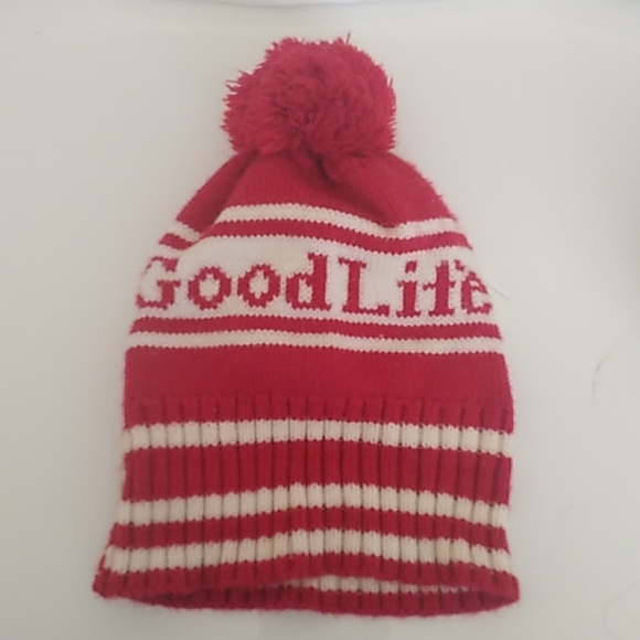 GoodLife Fitness a warm knitted hat - Picture 6 of 8